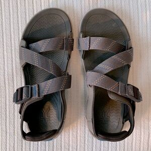 Men’s Kuru Footwear “Current” Waterproof Hiking Strappy Sandal Size 10